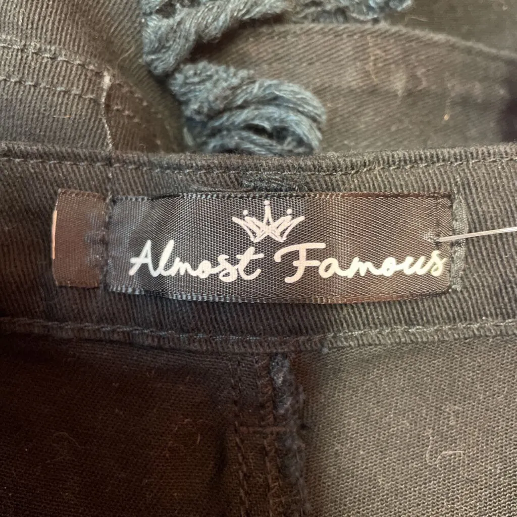 ALMOST FAMOUS BLACK OVERALL SHORTS SZ 7