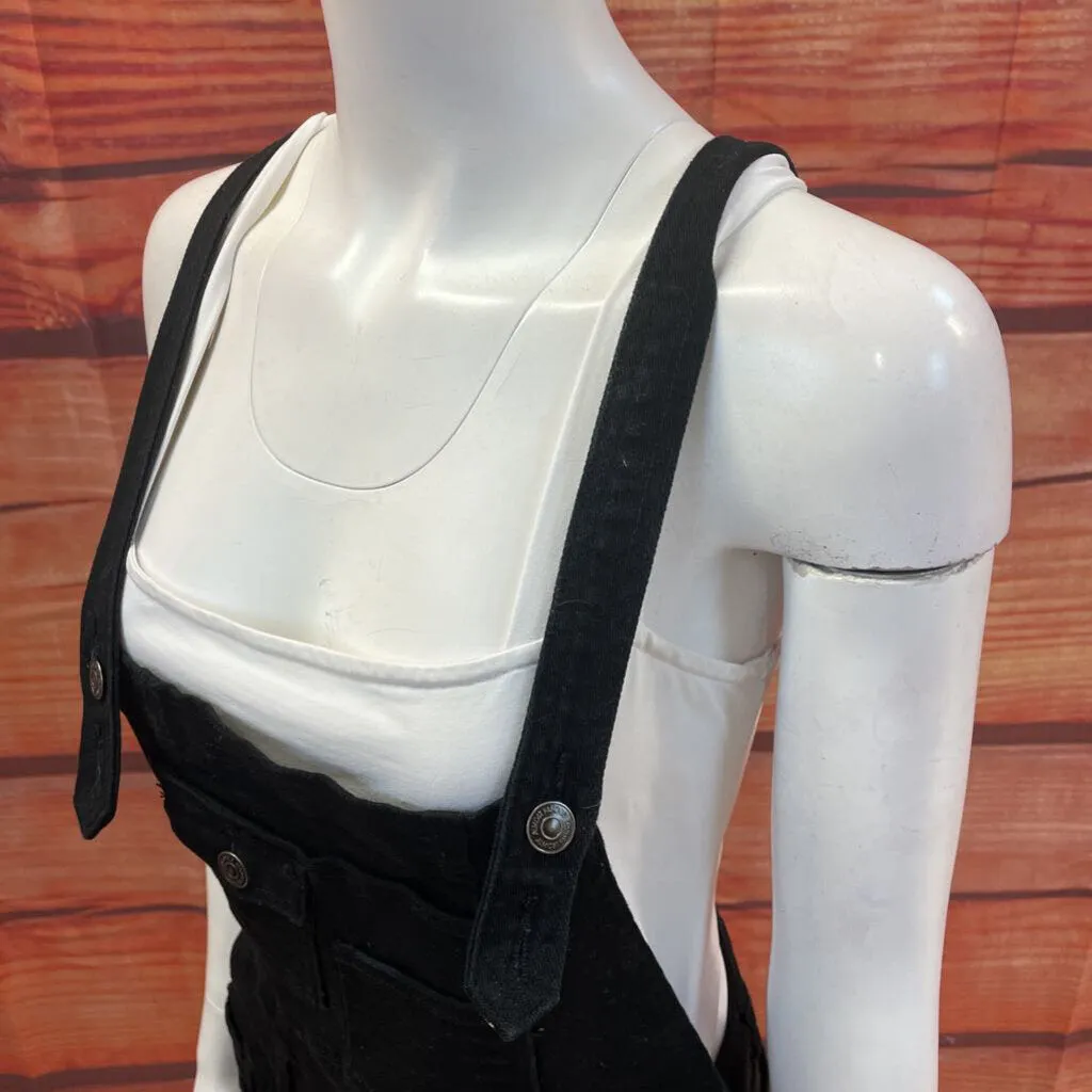 ALMOST FAMOUS BLACK OVERALL SHORTS SZ 7