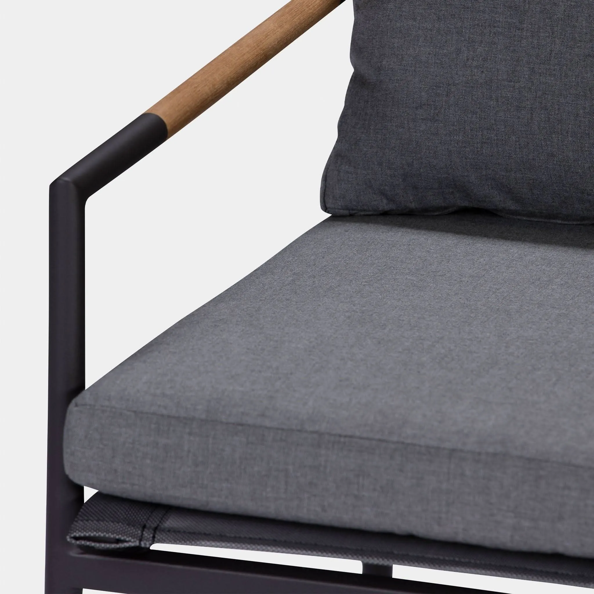 Breeze Lounge Chair
