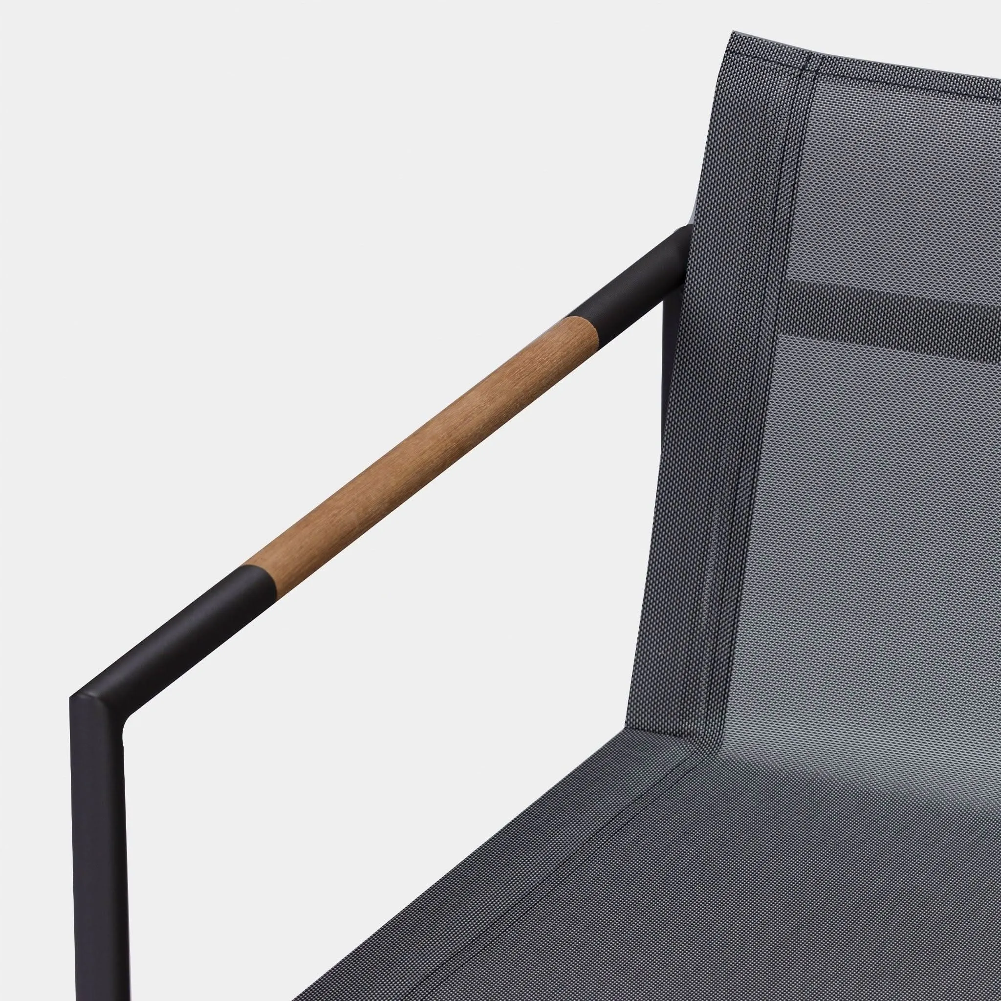 Breeze Lounge Chair