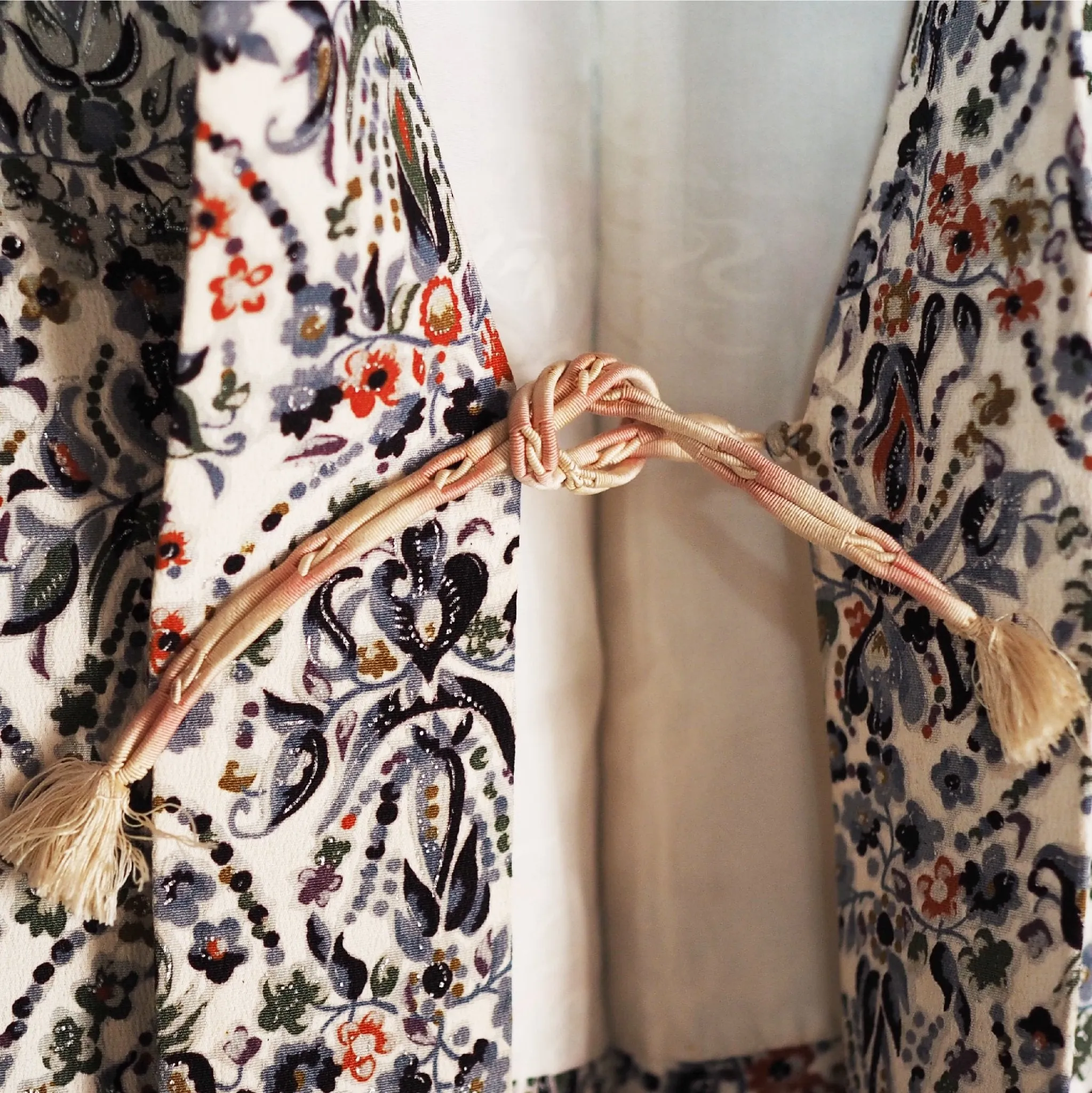 Flower and modern pattern white haori