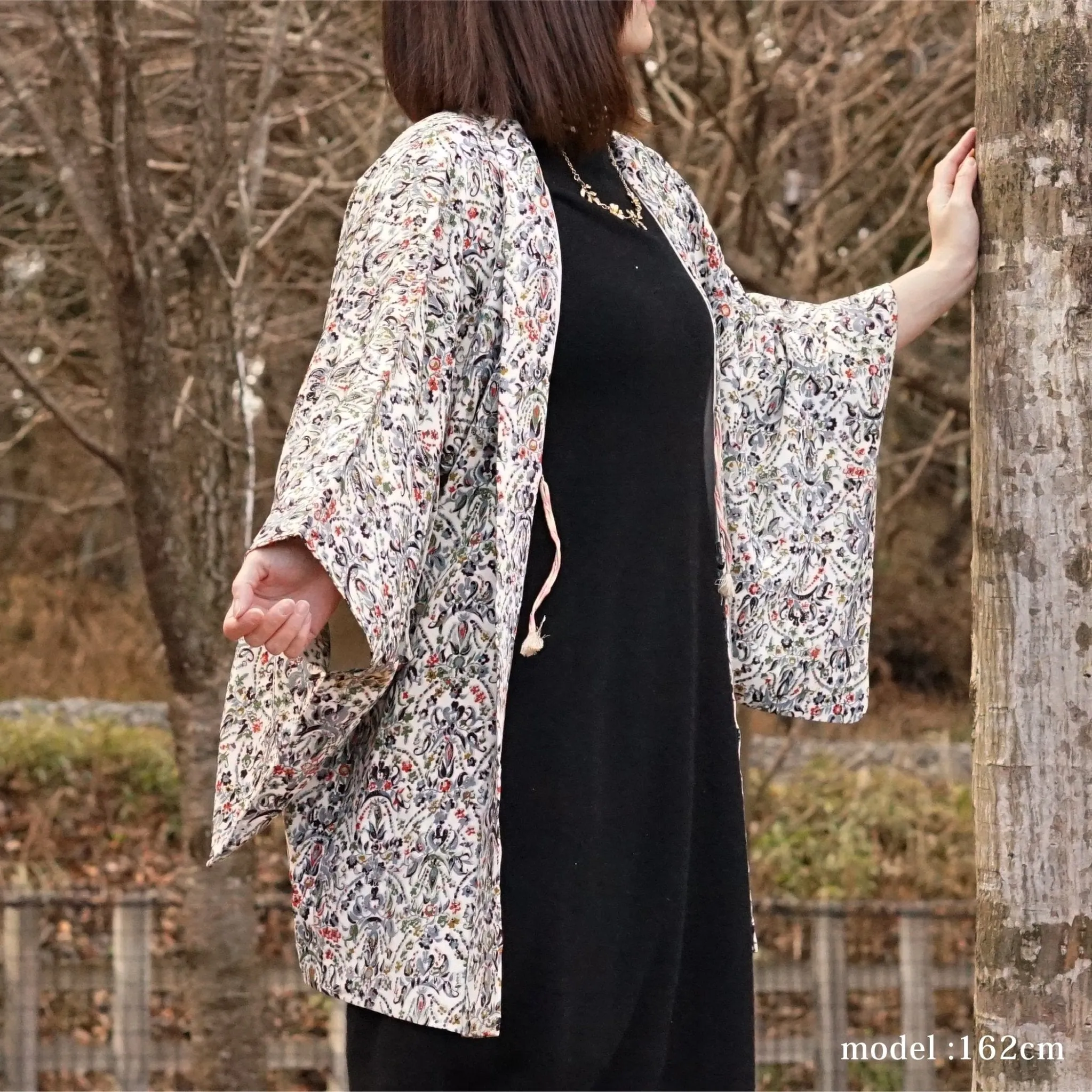 Flower and modern pattern white haori