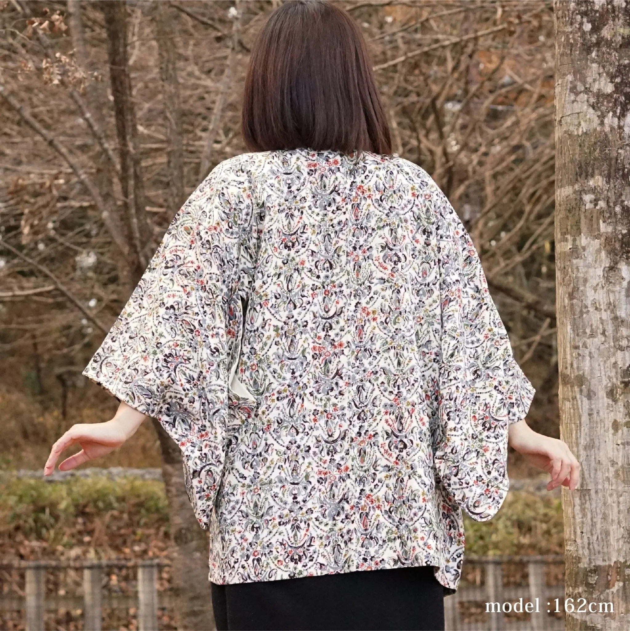 Flower and modern pattern white haori