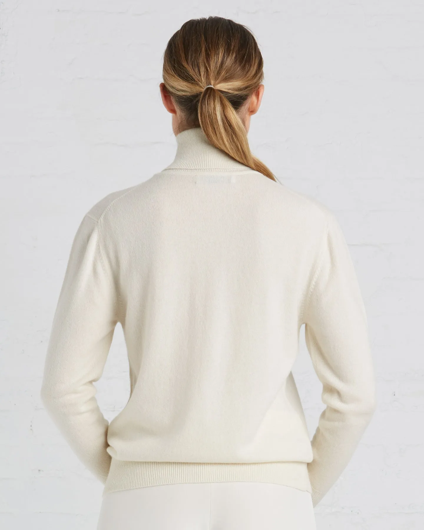 Ryan Roche Cashmere Turtleneck Sweater | Ivory